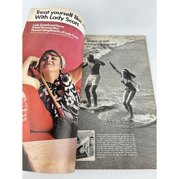 VTG McCall's Magazine April 1969 Catherine Deneuve and Jackie Kennedy Onassis VG - Picture 3 of 6